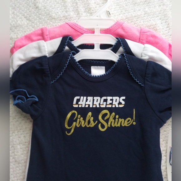 Los Angeles Chargers Team Apparel Onesies - Picture 2 of 6